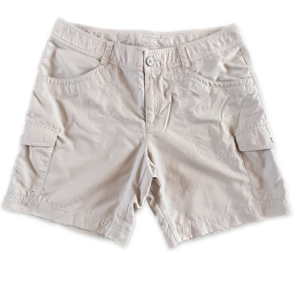 Columbia shorts, Women Size 14. Khaki H9
